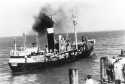 Was hat ein Fischdampfer in diesem Buch verloren??? Ganz einfach, daraus wurde einer der Piratensender auf der Nordsee. In diesem Fall Radio Veronica.
Die Geschichte hat �brigens unser Mitglied Hans Knot auf seiner Internetseite beschrieben. Schaut mal in die Links. Auch unter www.norderney.nl werdet ihr f�ndig.
