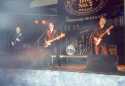 Hier 2005 mit noch 2 Orignalmitgliedern (siehe Links). Sie waren zwar nie in Cuxhaven, sind aber vom Projekt begeistert. Das Beatles-Schlagzeug geh�rt zu einer polnischen Beatles Cover Band. Nach Ralf sollen die Spitze sein.

Foto Ralf Fr�hlich
