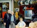 Das Foto zeigt unseren Autoren Ralf mit der Legende King Size Taylor. Hab mir gleich die StarClub CD von ihm aus dem Schrank geholt und den damaligen Trendsetter reingezogen.



Foto Ralf Fr�hlich